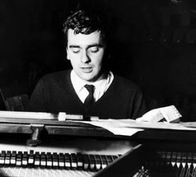 Dudley Moore at piano Dudley Moore at piano