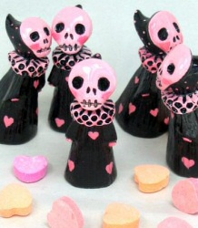 Lisa Snellings-Clark: Pink Skull Poppets