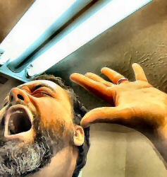 Widge vs. fluorescent bulb Widge vs. fluorescent bulb