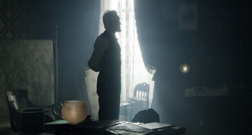 Daniel Day-Lewis as Abraham Lincoln Daniel Day-Lewis as Abraham Lincoln